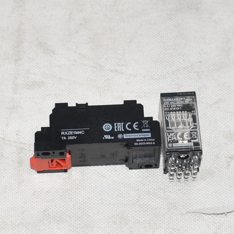 Schneider Electric Miniature Relay RXM4AB2P7 230V AC 6A